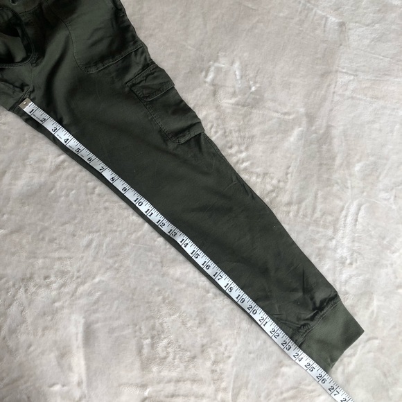 SOLD Aritzia Community Cebu Cargo Pants Green - Picture 12 of 12
